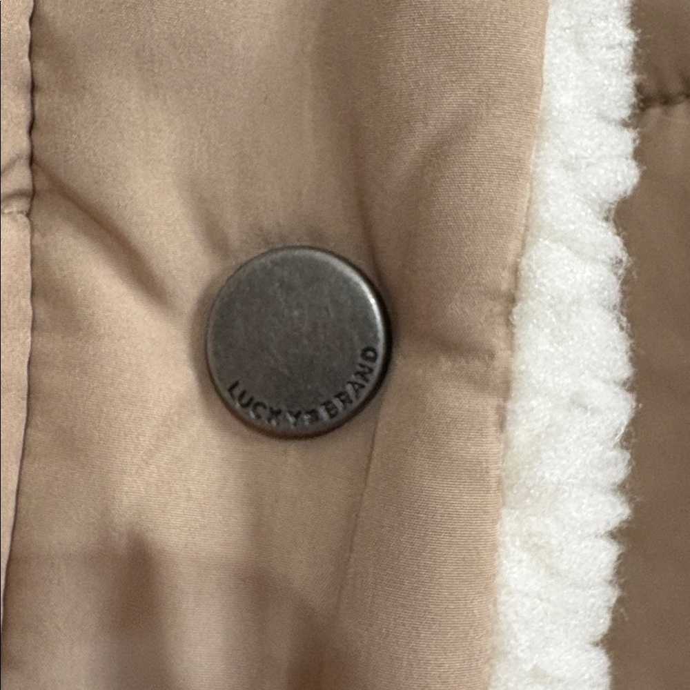 Lucky Brand Reversible Cream Sherpa/Tan Polyester Vest - Picture 12 of 12